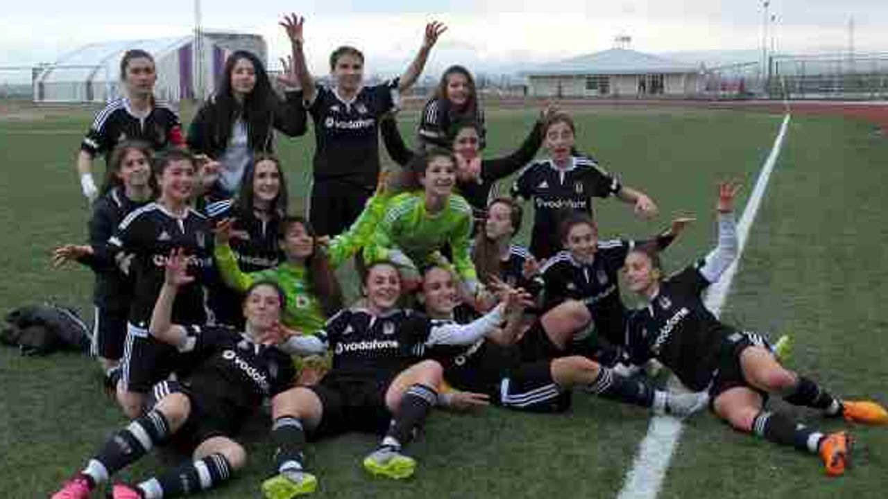 Beşiktaş-Ağrı Birlikspor: 3-2 (Beşiktaş bayanlar futbolda şampiyon)