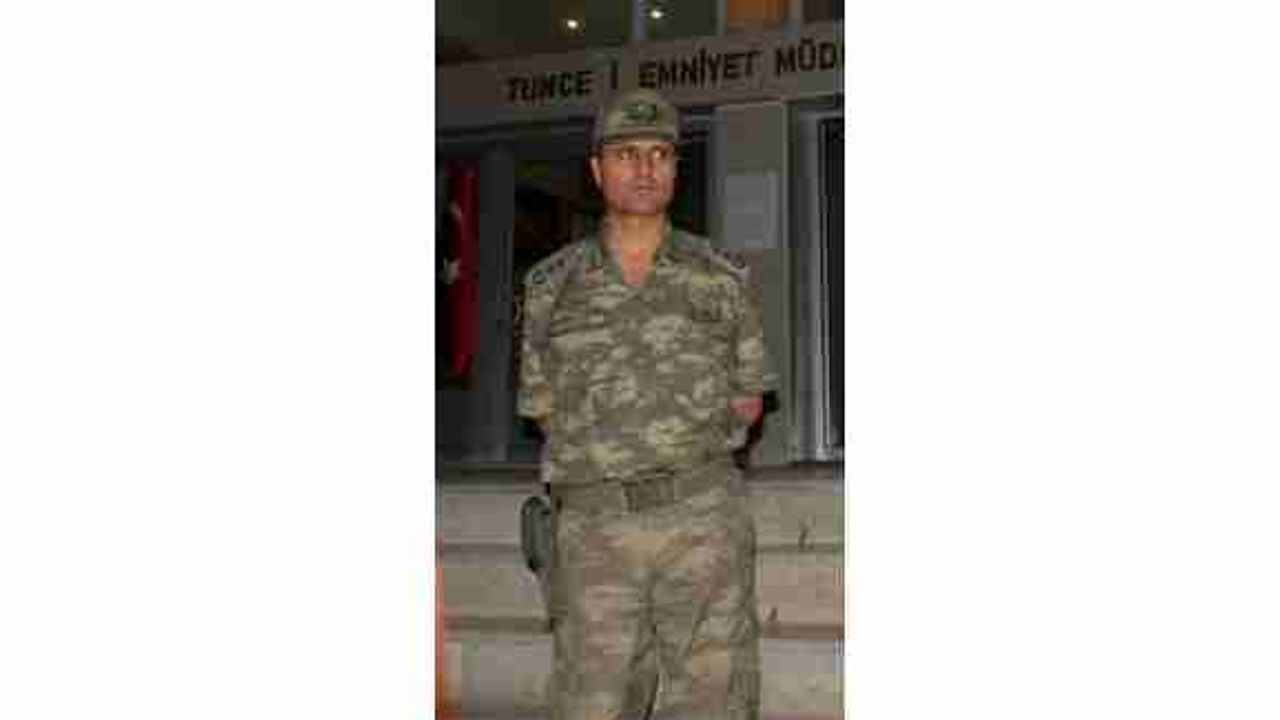 Bursa’da Albay Akkuş ile 7 asker gözaltına alındı (3)