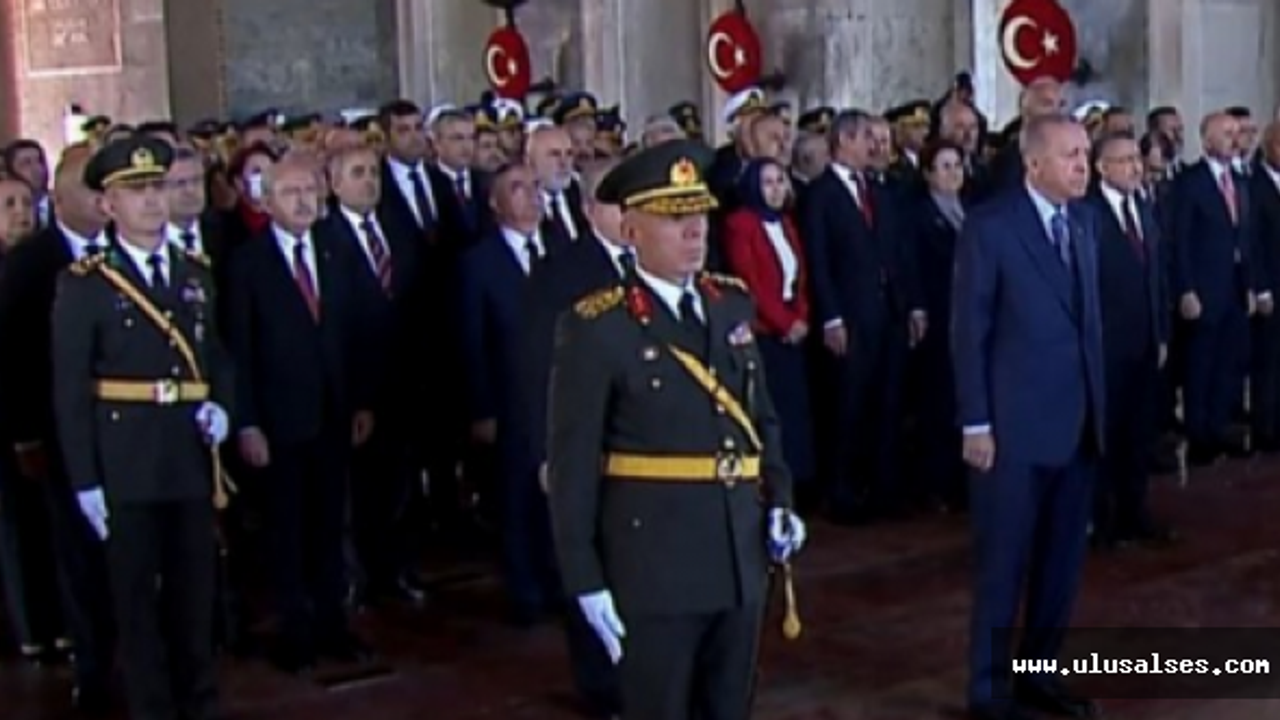 Türkiye Cumhuriyeti 100 yaşına adım attı; 99. Yıl Töreni Anıtkabir'de başladı