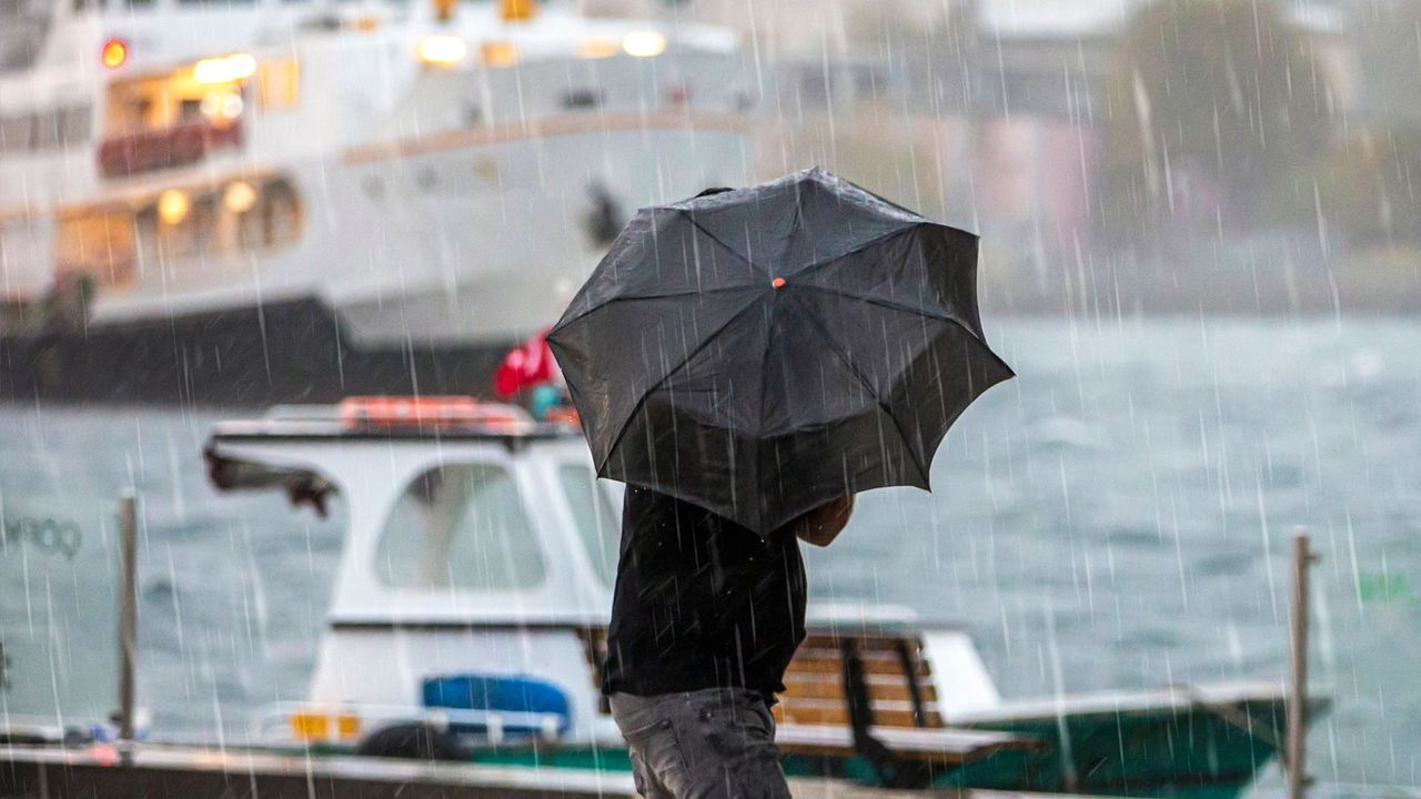 Dikkat... AKOM'dan İstanbul'da fırtına uyarısı!
