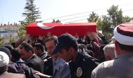 Şehit polisi, Ilgın'da 10 bin kişi son yolculuğuna uğurladı