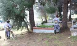 Antlaya mezarlıklarında bakım onarım çalışması