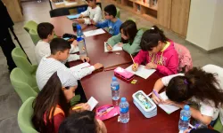 Bursa Osmangazi'de çocuklar hayallerini kağıda döküyor