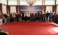 Başkan Altay, Konya'nın ilçelerinden gelen gençlerle buluştu