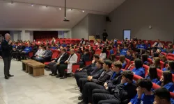 Bursa İnegöl'de Başkan Taban gençlerle bir arada