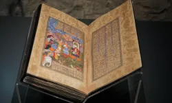 Dünyada bir ilk: 70 cilt Mesnevî 'Mana ve Nakış' sergisinde