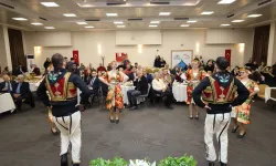 Kocaeli İzmit'te Dünya Türk Dili Ailesi Günü anlamlı bir programla kutlandı