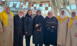 Başkan Tekin umre yolcularını dualarla uğurladı