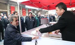 Bursa'da Başkan Aydın'dan kayınvalidesinin hayrına lokma ikramı