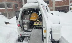 Düzce'de kar paletli ambulansla hasta kurtarıldı