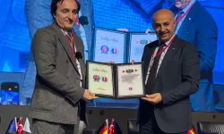 KGK Birleşik Krallık Temsilcisi Vatan Öz'e büyük onur