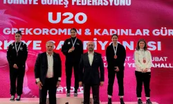 Nevşehirli güreşçiler dereceleri sıraladı