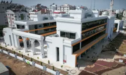 Antalya Muratpaşa'da gençler için yapay zeka ve görsel üretim eğitimi