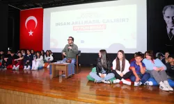 Gaziantep'te 'İnsan Aklının Sırları' söyleşisi yoğun ilgi gördü