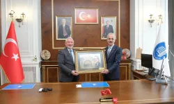 Bakan Uraloğlu Çorum Belediyesi'ni ziyaret etti