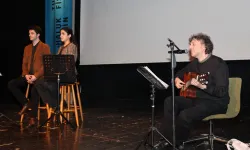 Bursa Nilüfer'de Ataol Behramoğlu ile şiir ve müzik dolu gece