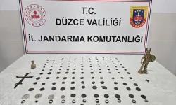 Düzce'de tarihi eser kaçakçılığına 2 gözaltı... 136 parça eser ele geçirildi