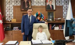 Gebze'de rektörlük koltuğu miniklerde