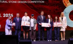 Gençlerden doğaltaşa 'dekoratif' dokunuş