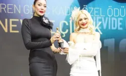Raffles'ta yıldızlar geçidi: Nevide Çiçek'e 'İlham' Ödülü!