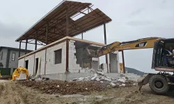 Bursa Nilüfer'de iki kaçak yapı yıkıldı