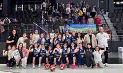 Çayırovalı minik basketbolcular şampiyon oldu