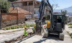 İzmir Bayraklı'da 25 yıllık altyapıya neşter
