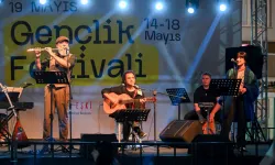 İzmir Bornova'da 19 Mayıs Gençlik Festivali başladı