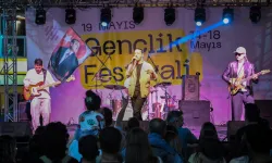 İzmir Bornova'da Gençlik Festivalinde 19 Mayıs coşkusu