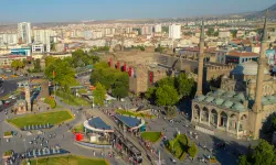 Kayseri Büyükşehir kenti bayrama hazırladı