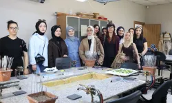 Kocaeli'de üniversiteliler Beyaz Kalpler'de ders işledi