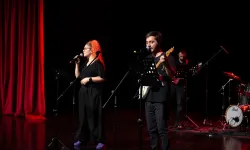 Mersin'de LGS'ye hazırlanan öğrenciler stresi konserle attı