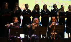 Bursa Maarif Orkestrası ve Çok Sesli Korosu'ndan muhteşem konser