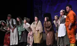 Bursa Osmangazi'de gençlerin tiyatro performansı damga vurdu