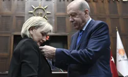 CHP'den istifa eden Nimet Özdemir AK Parti'ye katıldı
