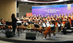 Kocaeli'de geleceğin sanatçıları ayakta alkışlandı