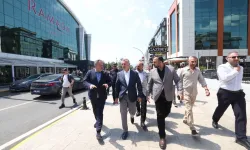 Kocaeli'de uçak pistine dönen cadde esnafından Başkan'a teşekkür