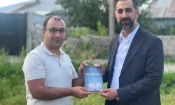 Ömer Tahtalı'dan Barış Özmen'in şiir kitabına destek
