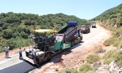 Antalya'da Demre ile Kaş'ı birleştiren yolda çalışma