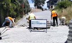 Gölcük Halıdere'de 3 sokakta parke yollar yenilendi