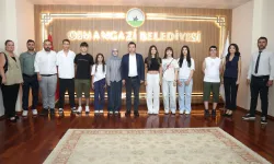 Osmangazi'de ücretsiz LGS kurslarının başarılı öğrencileri Başkan Aydın'la buluştu
