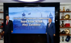 Ersin Tatar'dan Memduh Büyükkılıç'a 'Türk Dünyası' tebriği