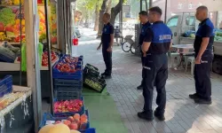 İnegöl Zabıtası'ndan kaldırım işgali ve çevre kirliliği denetimi