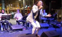 Mudanya'da deniz kıyısında müzik keyfi