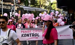 Antalya'da meme kanserine karşı farkındalık yürüyüşü