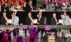 Bursalı emekliler Cumhuriyeti böyle kutladı
