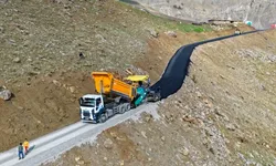Çatak'ta sıcak asfalt çalışması