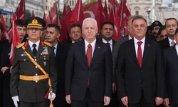 Cumhuriyetin 103. yılı için Taksim'de çelenk