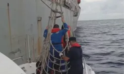 Kaş açıklarında yaralanan gemi mürettebatı Sahil Güvenlik tarafından kurtarıldı