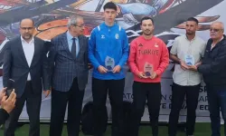 Konyalı bisikletçiye 'yılın sporcusu' ödülü